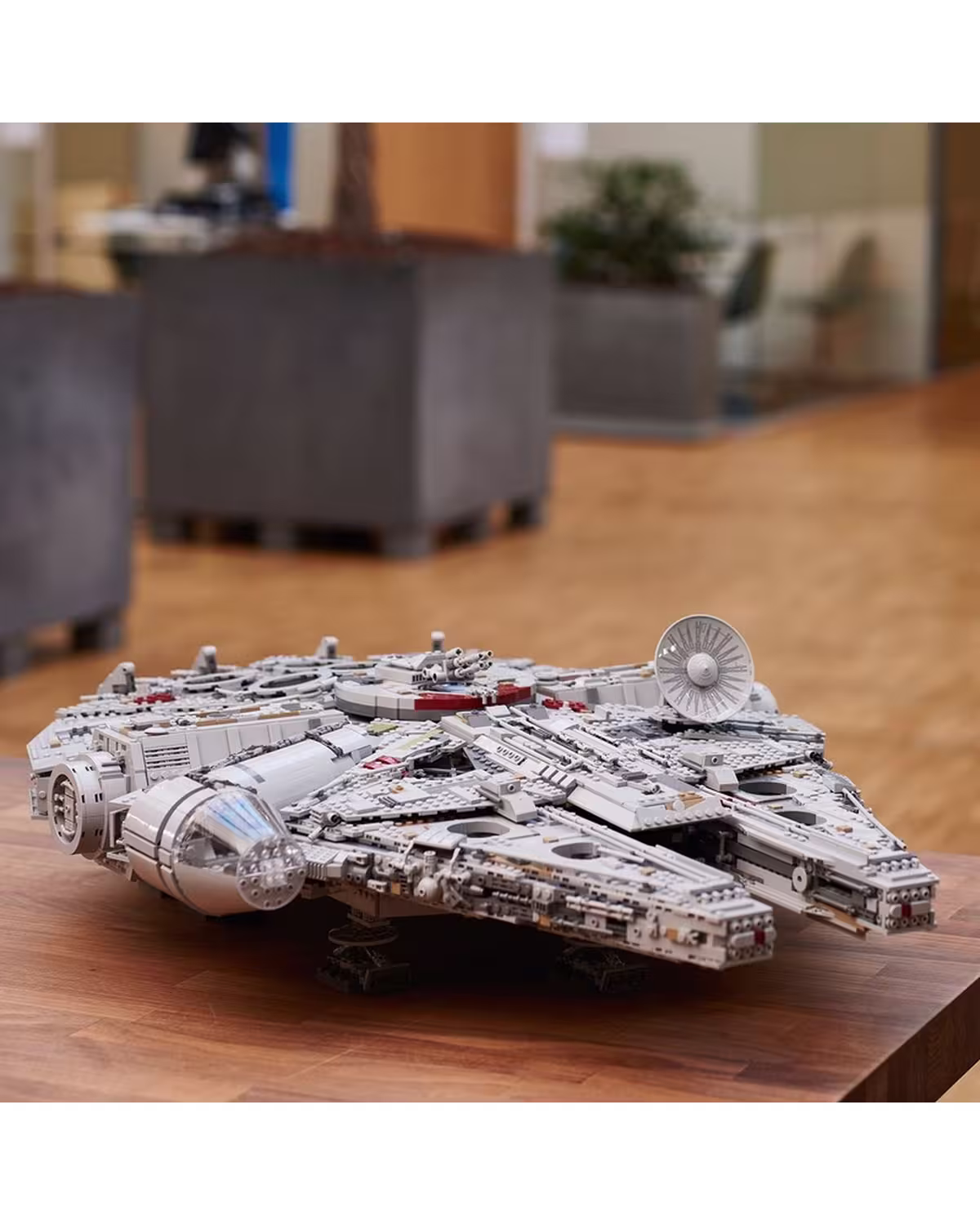 LEGO Star Wars 75192 Ultimate Collector Series Millennium Falcon Set view 3