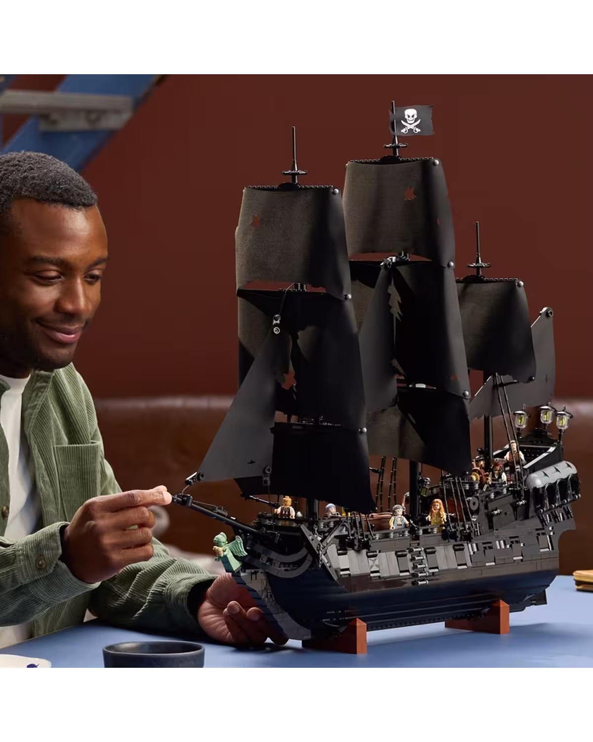 LEGO Icons 10365 Captain Jack Sparrow's Pirates of the Caribbean Ship Set for Adults view 5