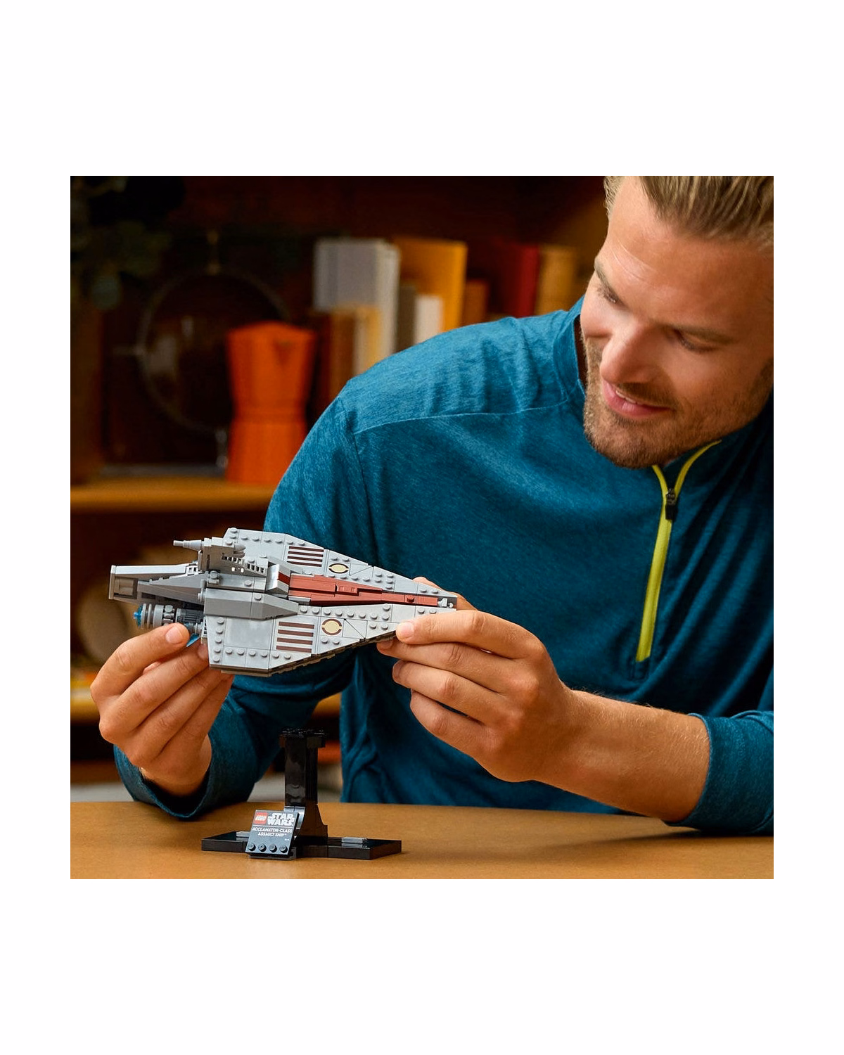 LEGO® Star Wars Acclamator-Class Assault Ship Model Set 75404 - 4